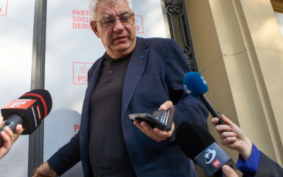 Europarlamentarul PSD Mihai Tudose a ridicat o problemă majoră legată de valabilitatea actelor semnate de Guvern, afirmând că mai mulți miniștri interimari, inclusiv Ilie Bolojan, ar fi depășit termenul legal de 45 de zile de interimat