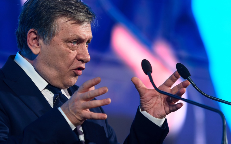 Crin Antonescu, candidatul comun al PSD-PNL-UDMR la alegerile prezidențiale din 2025, a declarat sâmbătă seară că, dacă ar fi câștigat, nu l-ar fi desemnat pe Ilie Bolojan în funcția de prim-ministru