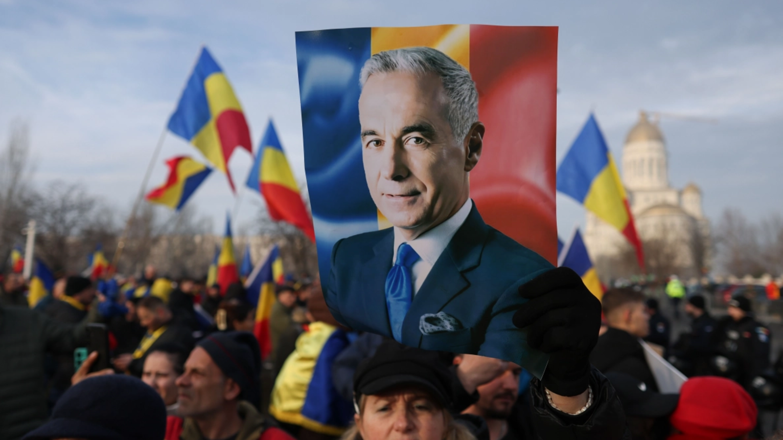 Anularea alegerilor prezidențiale din România în 2024, provocată de un val de dezinformare și manipulare, a atras atenția presei franceze, care o prezintă acum ca pe un avertisment pentru viitoarele scrutinuri de la Élysée