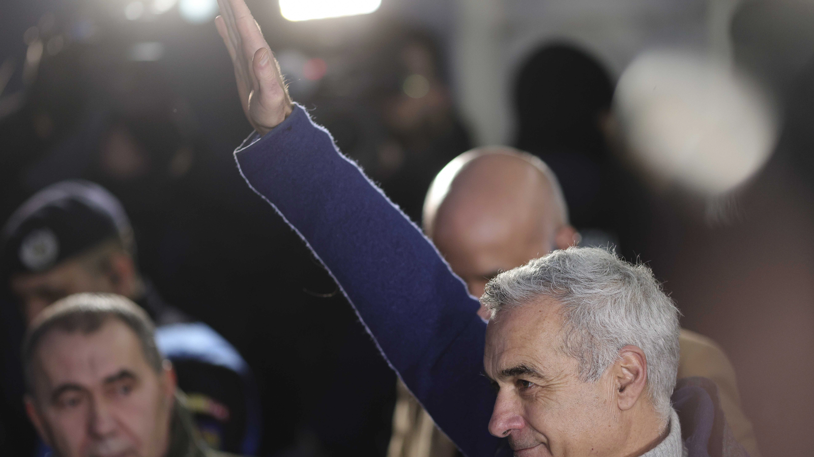 Dana Budeanu analizează ascensiunea publică a lui Călin Georgescu, punând sub semnul întrebării imaginea sa de „salvator” și avertizând asupra influenței rețelelor sociale în promovarea unor figuri publice lipsite de experiență politică