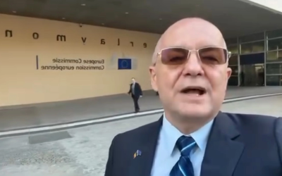Emil Boc cere reglementarea urgentă a rețelelor sociale după atacul asupra ambulanței: „Se spun tot felul de prostii și incitări la violență” Un zvon fals, răspândit pe TikTok, cum că o ambulanță ar „fura copii”, a degenerat într-un atac violent asupra echipajului medical, chemat să intervină în județul Cluj