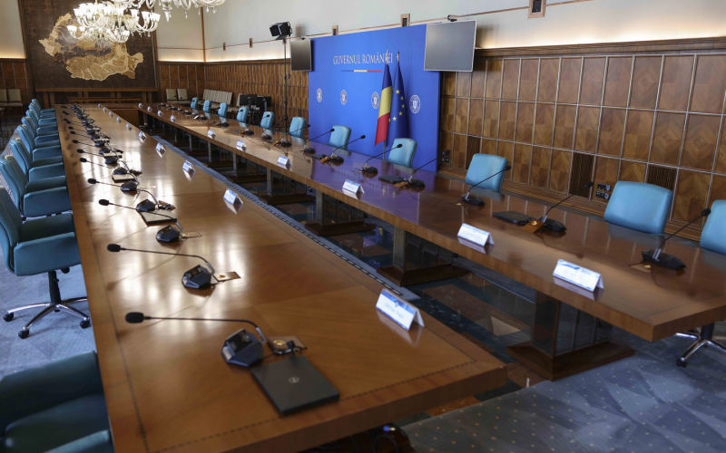 Guvernul a adoptat vineri, 7 august 2026, o serie de măsuri menite să asigure stabilitatea pe piața de energie electrică, dar și să clarifice anumite aspecte legate de cartea electronică de identitate