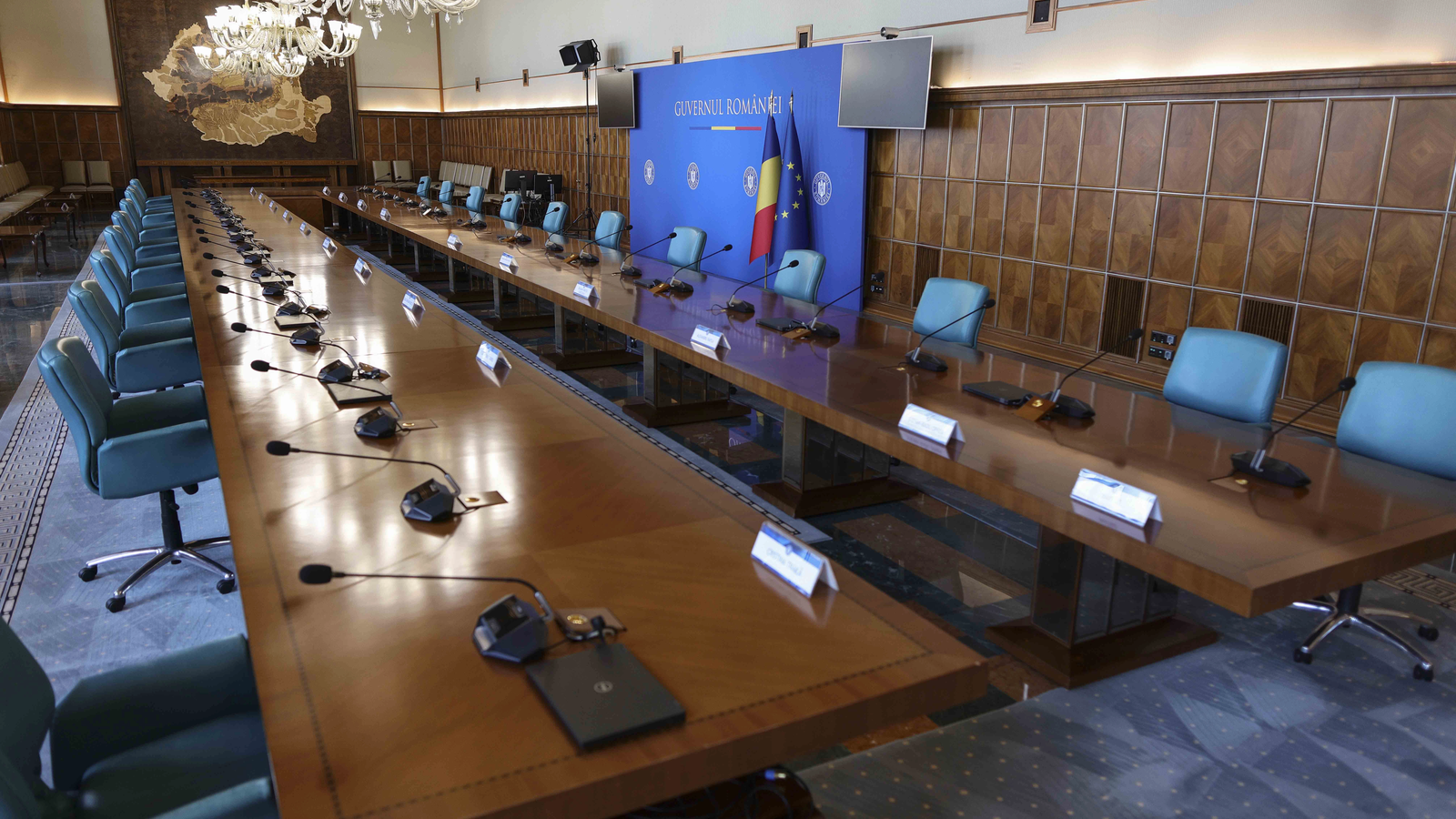 Guvernul a adoptat vineri, 7 august 2026, o serie de măsuri menite să asigure stabilitatea pe piața de energie electrică, dar și să clarifice anumite aspecte legate de cartea electronică de identitate
