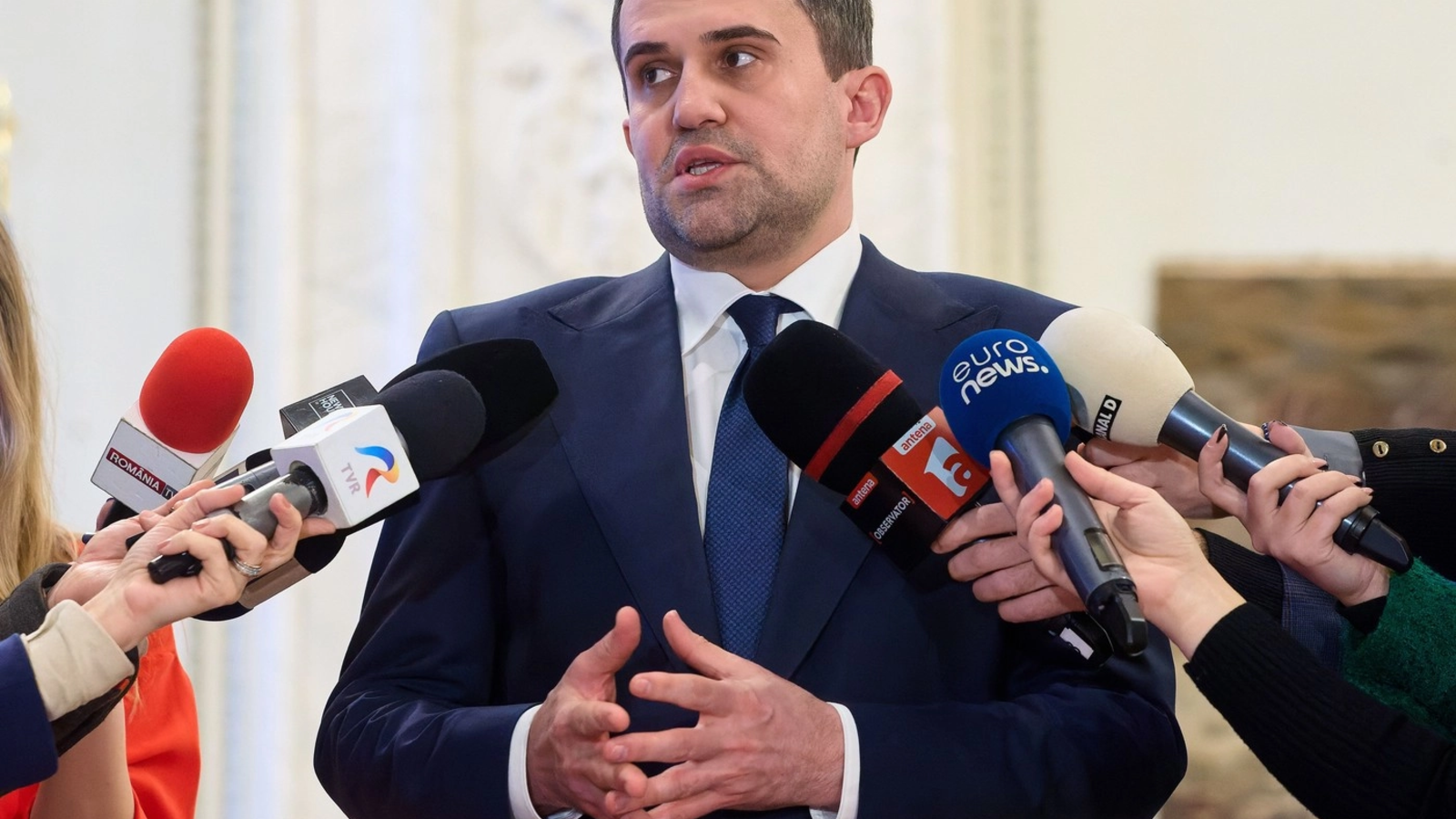 Scandal pe brațul Bala al Dunării: Fostul ministru PSD respinge acuzațiile premierului interimar Fostul ministru al Transporturilor, Ciprian Șerban (PSD), a respins categoric acuzațiile formulate de premierul interimar Ilie Bolojan, conform cărora Ministerul Transporturilor nu ar fi întreprins nicio acțiune pentru proiectul de amenajare a brațului Bala