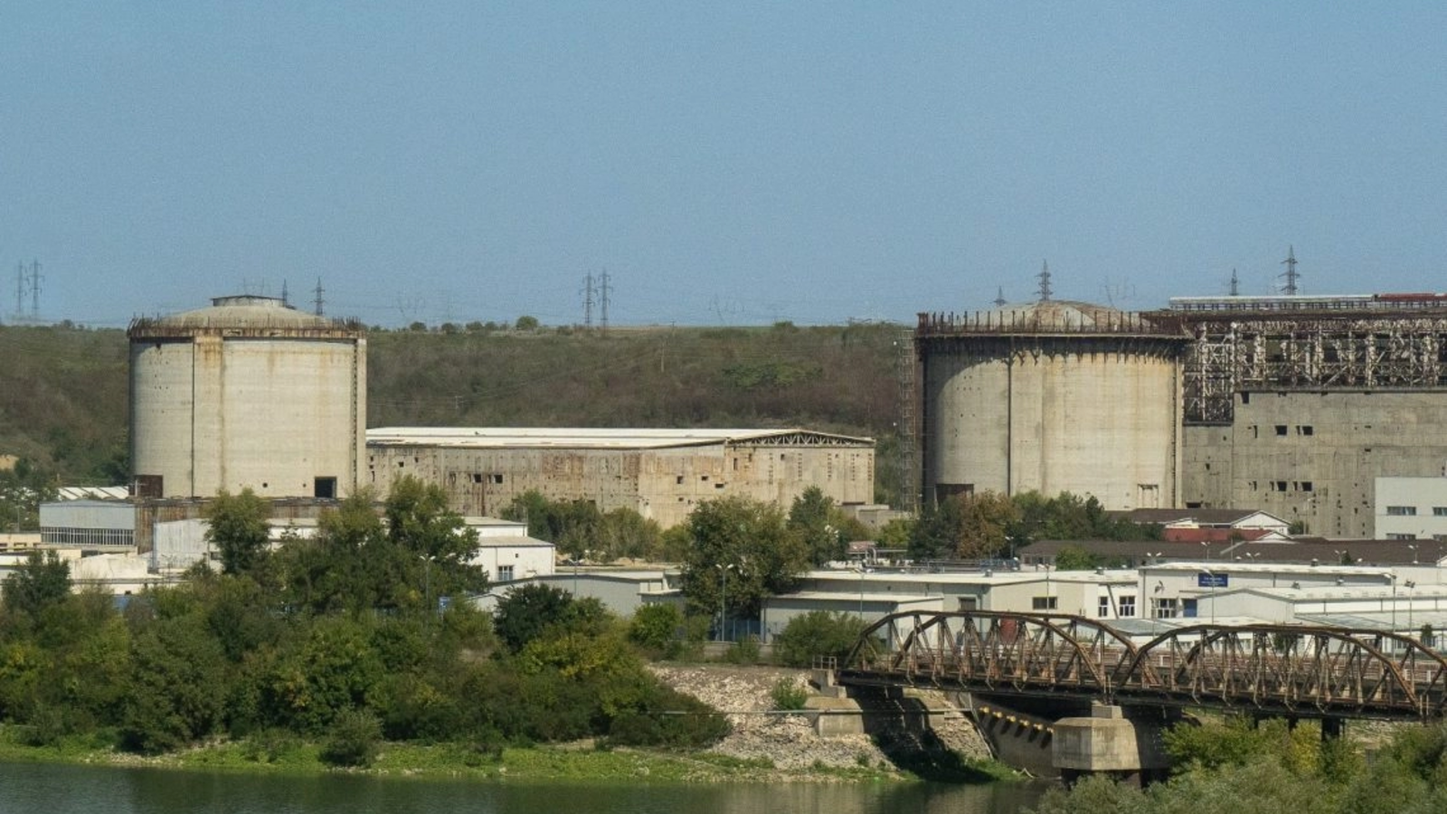 Premierul demis Ilie Bolojan acuză Ministerul Transporturilor că a blocat, timp de patru ani, un proiect esențial pentru asigurarea apei necesare funcționării Centralei Nucleare de la Cernavodă