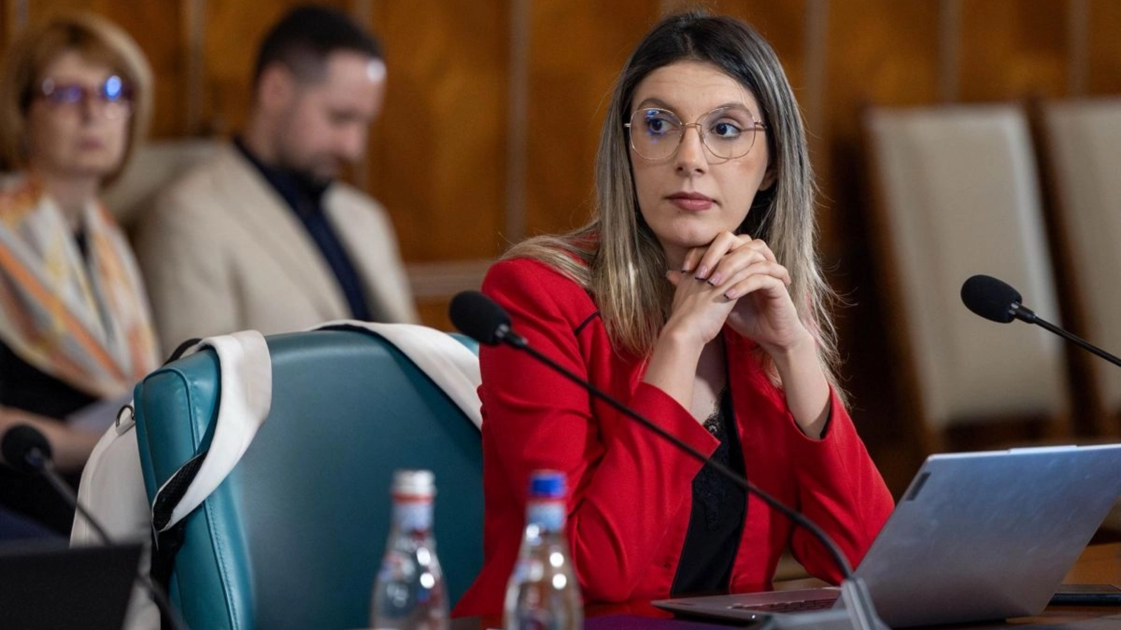 Ministrul interimar al Mediului, Diana Buzoianu, a declarat că o eventuală ieșire a partidului său de la guvernare anul viitor nu ar reprezenta un capăt de țară
