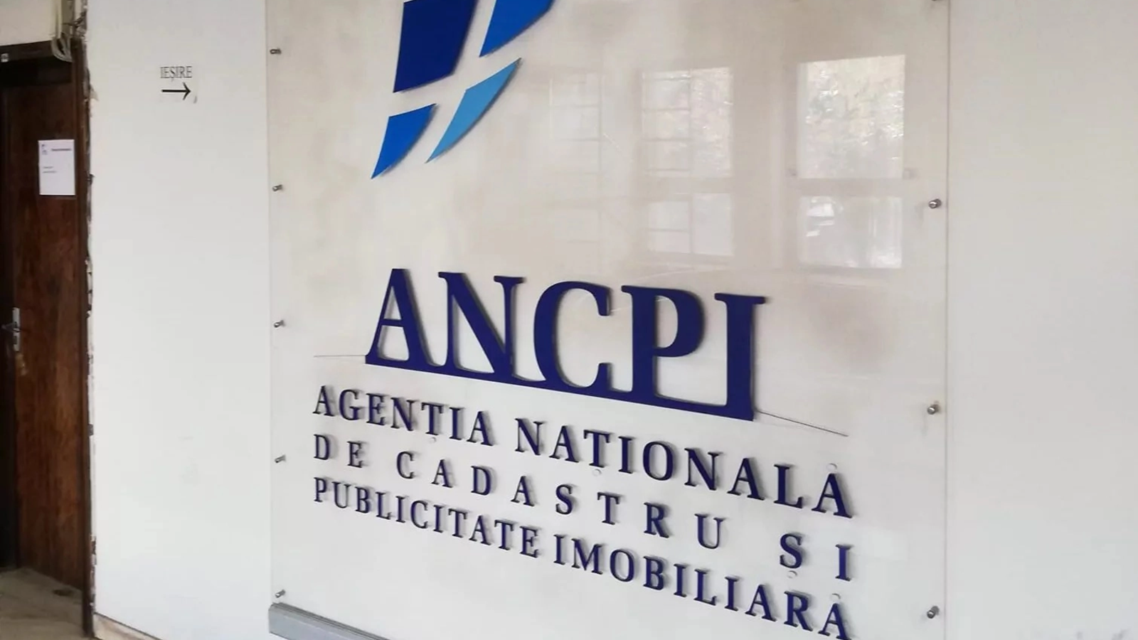 Atacul hackerilor asupra sistemului Agenției Naționale de Cadastru și Publicitate Imobiliară (ANCPI) a produs pagube estimate la aproape 500 de milioane de euro, potrivit primelor analize referitoare la tranzacțiile imobiliare blocate