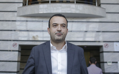 Prăbușirea încrederii în instituții, marea problemă a României Președintele Curții de Apel Pitești, judecătorul Bogdan Mateescu, fost președinte al Consiliului Superior al Magistraturii (CSM), atrage atenția asupra unei probleme mult mai profunde decât criza energetică sau apelurile autorităților către populație