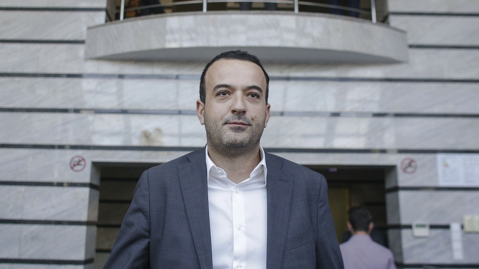 Prăbușirea încrederii în instituții, marea problemă a României Președintele Curții de Apel Pitești, judecătorul Bogdan Mateescu, fost președinte al Consiliului Superior al Magistraturii (CSM), atrage atenția asupra unei probleme mult mai profunde decât criza energetică sau apelurile autorităților către populație