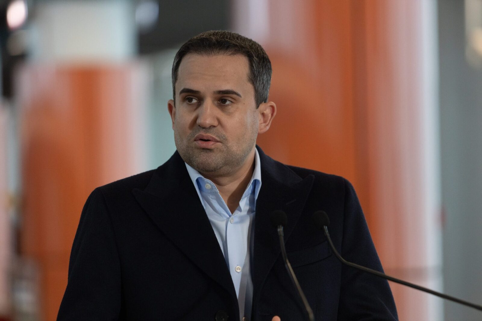 Fostul ministru al Transporturilor, CIPRIAN ȘERBAN, ridică alarma privind un posibil blocaj al cerealelor românești în silozuri, invocând prioritatea acordată, în transporturi, produselor din Ucraina