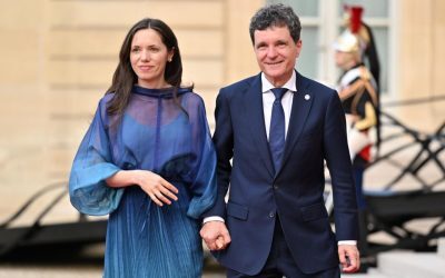 Mirabela Grădinaru, partenera lui Nicușor Dan, și-a publicat declarațiile de avere și interese Nicușor Dan, primarul General al Capitalei, a anunțat pe rețelele de socializare că a decis, împreună cu partenera sa, Mirabela Grădinaru, să publice declarațiile de avere și de interese