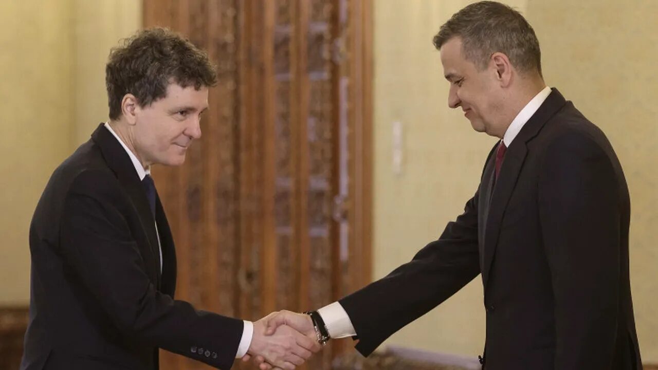 Grindeanu și Nicușor Dan, discuții despre legile integrității și PNRR Președintele Klaus Iohannis și liderul PSD, Sorin Grindeanu, ar fi purtat o discuție importantă la sfârșitul săptămânii trecute