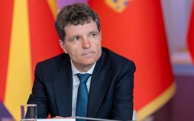 Blocaj politic, legea salarizării amânată, fonduri europene în pericol Președintele ROMÂNIEI, Nicușor Dan, a anunțat luni seară că discuțiile dintre PSD, PNL, USR și UDMR privind legea salarizării au eșuat, în ciuda medierii Administrației Prezidențiale și a eforturilor depuse în ultimele luni