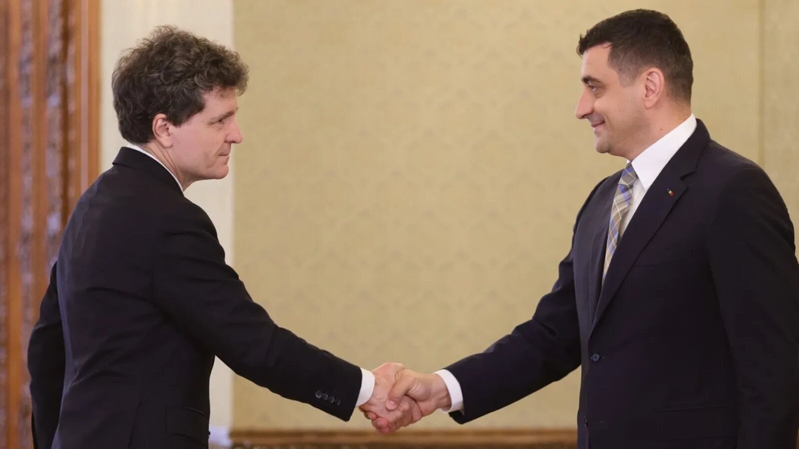 AUR lansează platforma suspeND.ro pentru monitorizarea suspendării președintelui Nicușor Dan Alianța pentru Unirea Românilor (AUR) a anunțat joi lansarea platformei online suspeND.ro, dedicată inițiativei de suspendare din funcție a președintelui Nicușor Dan