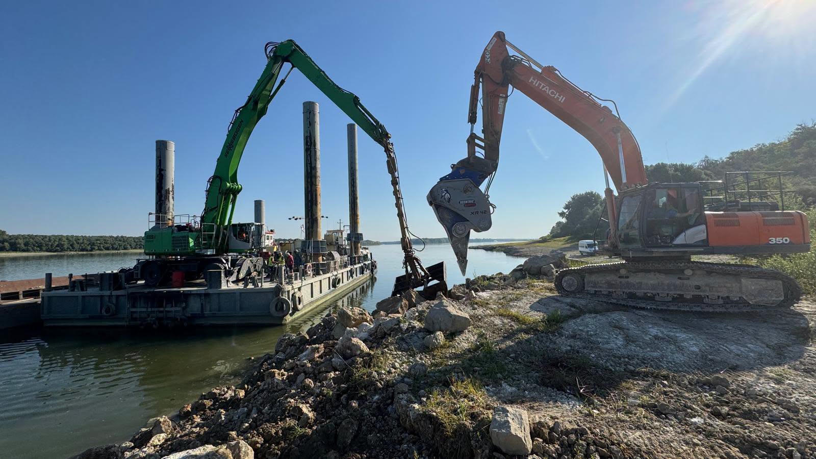Epiu de piatră pentru stabilizarea nivelului Dunării la Cernavodă Un dig scurt de piatră, denumit epiu, va fi construit în aval de podul de la Cernavodă, pe malul stâng al fluviului, pe o lungime de aproximativ 150 de metri