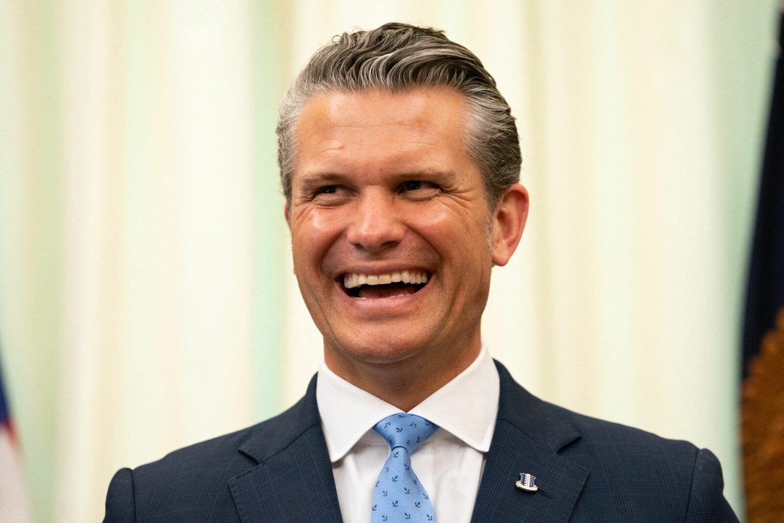 Pentagonul analizează retragerea trupelor americane din Europa până în 2026 Documente interne ale Pentagonului dezvăluie că secretarul american pentru Apărare, Pete Hegseth, are pe masă cel puțin patru scenarii privind retragerea trupelor americane din Europa, până la data de 6 noiembrie 2026