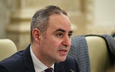 Ministrul interimar al Finanțelor, Alexandru Nazare, anticipează o redresare economică modestă pentru România, estimând o creștere de 2% pentru anul 2027