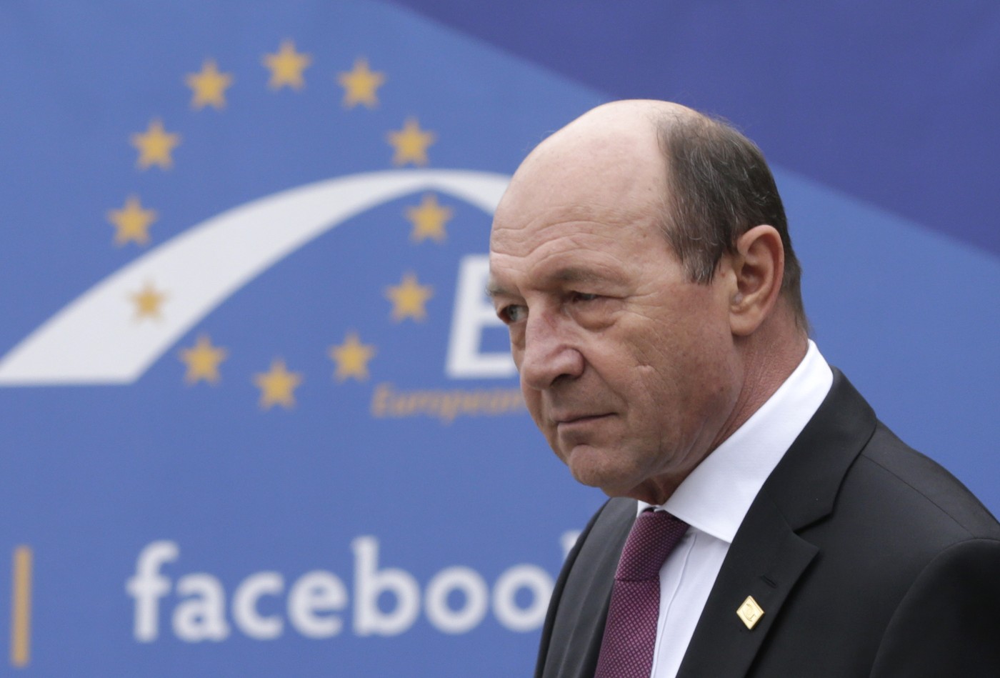 Critici vehemente la adresa soluțiilor pentru alimentarea hidrocentralei Cernavodă Fostul președinte al României, TRAIAN Băsescu, a criticat vehement măsurile luate de actuala guvernare pentru asigurarea apei necesare funcționării centralei nucleare de la Cernavodă, în contextul scăderii alarmante a debitului Dunării