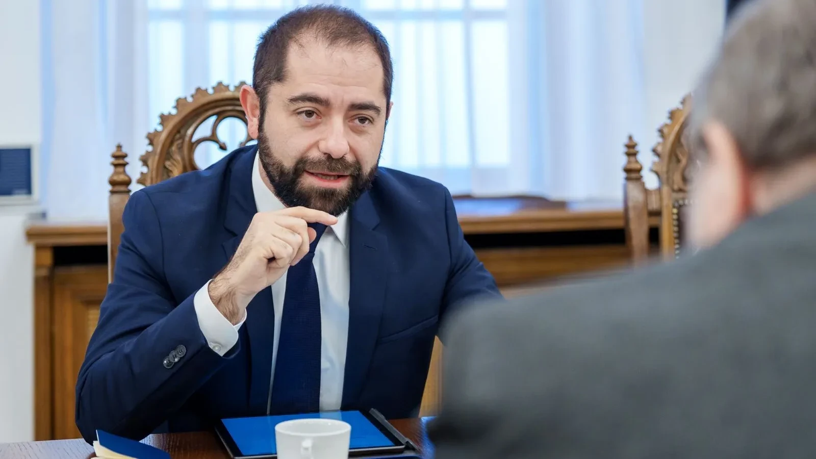 Președintele Klaus Iohannis a convocat, marți, la Palatul Cotroceni, liderii partidelor PSD, PNL, USR și UDMR pentru discuții despre Legea salarizării