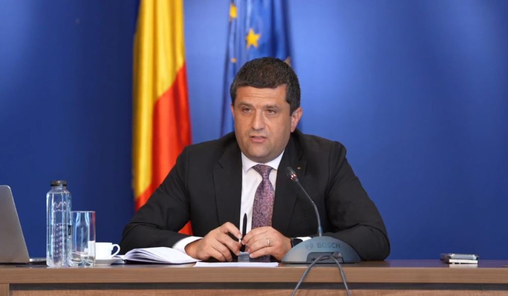 Opt din zece români nu ar recomanda călătoriile cu trenul Un procent covârșitor de 80% dintre pasagerii care și-au exprimat opinia în formularele de feedback ale CFR Călători au declarat că nu ar recomanda experiența călătoriilor cu trenurile companiei