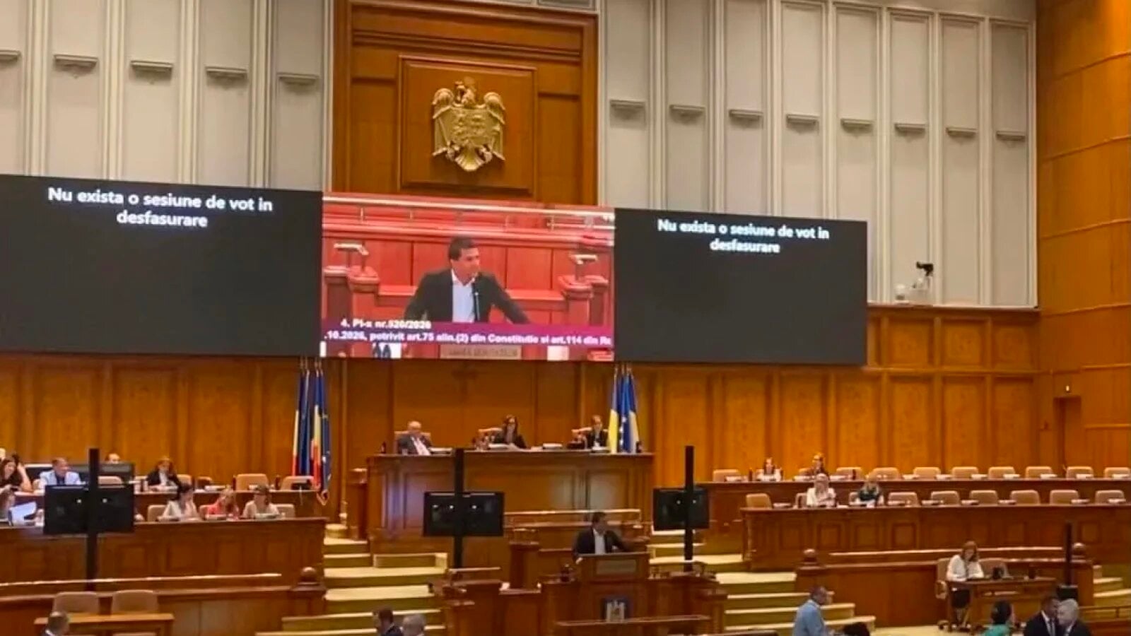 Ministrul interimar al Apărării, RADU MIRUȚĂ, cere introducerea de urgență pe ordinea de zi a Camerei Deputaților a legii împotriva dezinformării, invocând atacul asupra unei ambulanțe la Cluj ca un exemplu al pericolelor pe care le generează falsurile răspândite pe internet