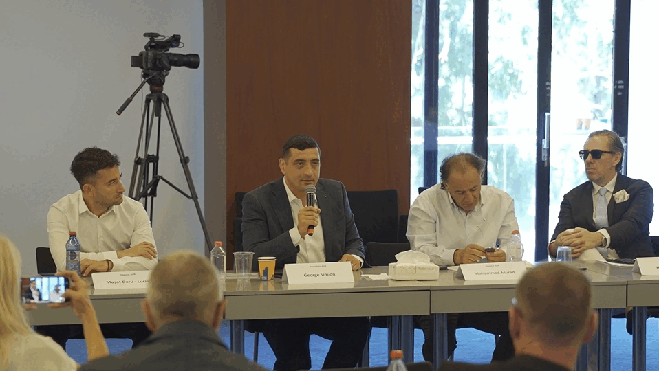 George Simion avertizează: Polarizarea societății duce la dictatură Președintele AUR, George Simion, a participat la Forumul de la Neptun, un eveniment dedicat dezbaterii problemelor majore ale țării
