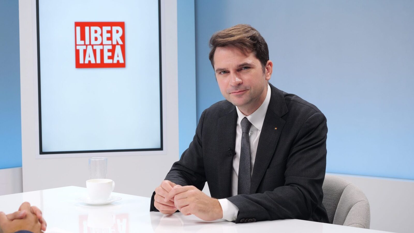 Fostul ministru al Energiei, Sebastian Burduja, respinge categoric afirmațiile privind iminența unui blackout în România, catalogându-le drept declarații iresponsabile