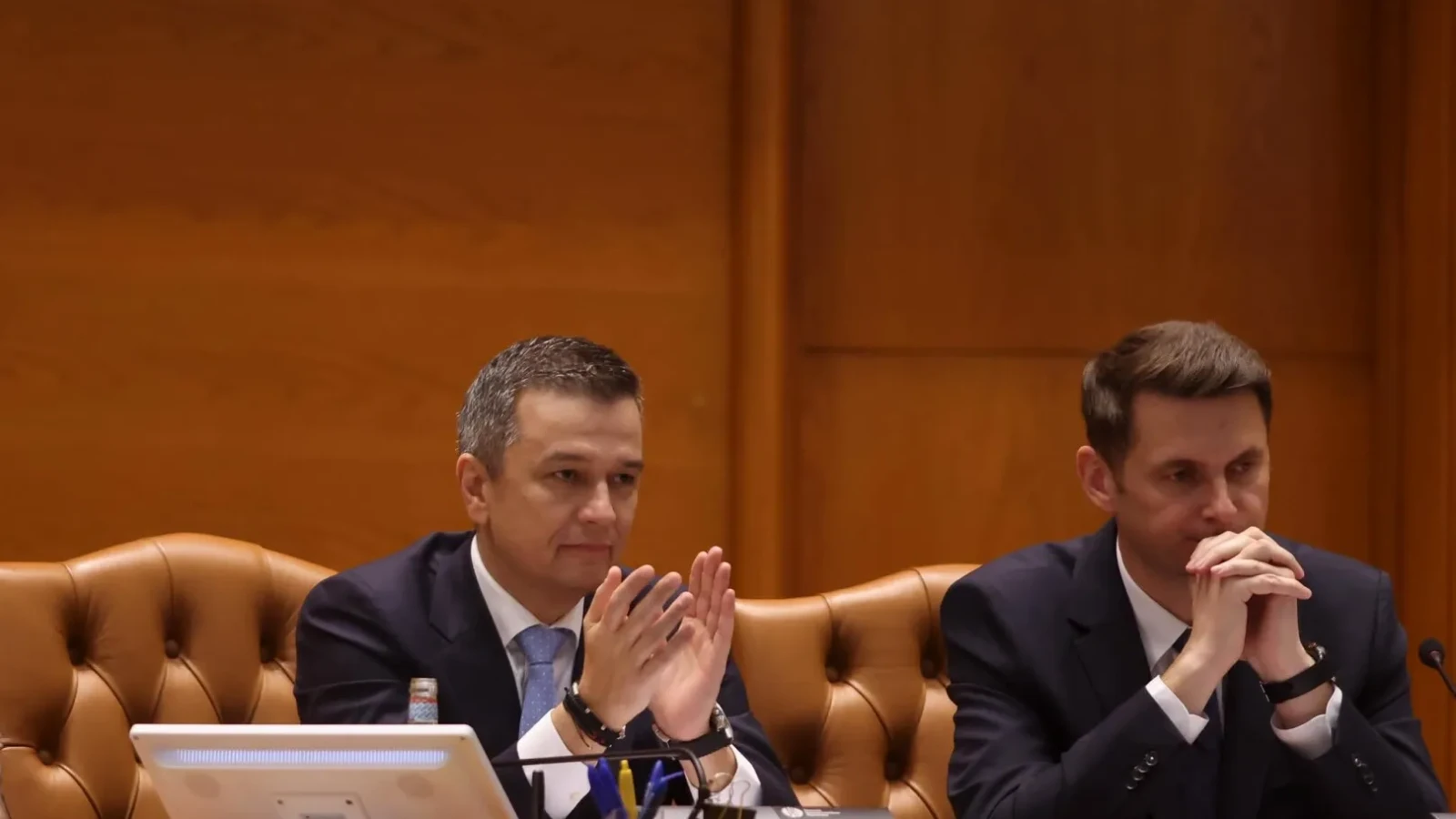 Președintele Senatului, Mircea Abrudean, a avertizat PSD că trebuie să își asume responsabilitatea în cazul în care România va pierde fonduri europene din PNRR din cauza amendamentelor adoptate în sesiunea extraordinară a Parlamentului