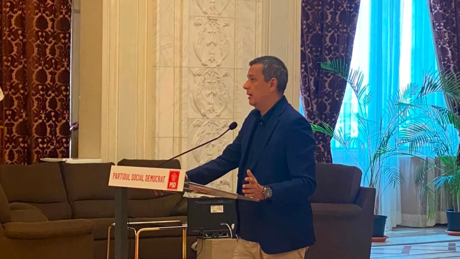 Sorin Grindeanu, președintele PSD și al Camerei Deputaților, lansează un atac frontal la adresa guvernului interimar condus de Ilie Bolojan, cerând instalarea unui nou executiv cu puteri depline începând cu 1 septembrie