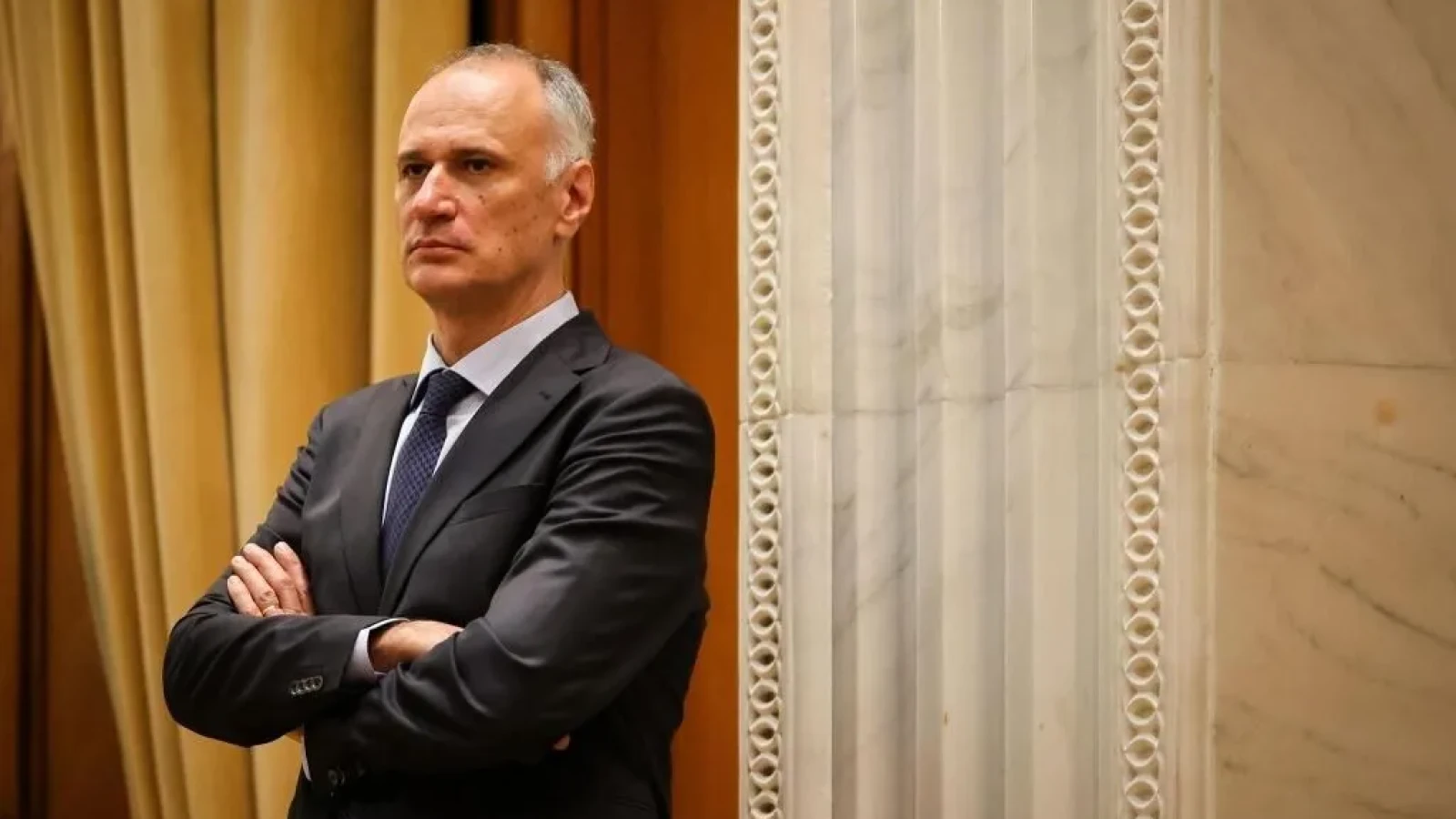Liderul senatorilor USR, Sorin Șipoș, a atras atenția sâmbătă asupra faptului că agenția de rating Moody’s a menținut perspectiva negativă pentru România, oferind astfel autorităților un răgaz pentru a „pune țara în ordine”