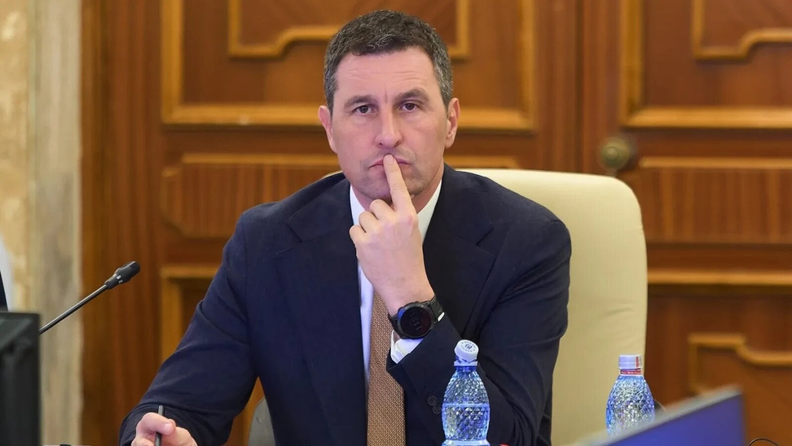 Tanczos Barna, unul dintre liderii UDMR, a declarat marți seară că discuțiile privind o posibilă schimbare a lui Kelemen Hunor din fruntea formațiunii, la alegerile interne din anul viitor, sunt „generate artificial”