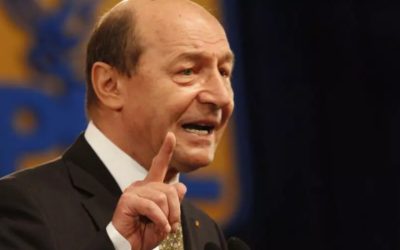 Băsescu, apel la refacerea coaliției PSD-PNL pe fondul crizei politice Traian Băsescu, fost Președinte al României, a lansat un apel ferm către liderii politici, în special către Ilie Bolojan, subliniind necesitatea refacerii coaliției între PSD și PNL pentru a depăși actuala criză politică