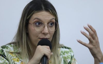 Diana Buzoianu, reprezentanta USR, a criticat vehement poziția liderului PSD, Sorin Grindeanu, referitoare la situația actuală a guvernului
