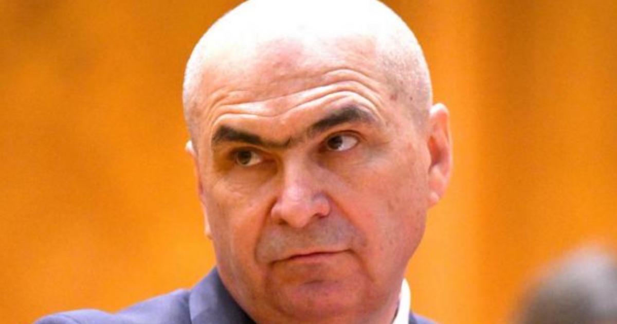 Manda îl acuză pe Bolojan de minciună și decizii unilaterale Liderul social-democrat, Claudiu Manda, a lansat acuzații virulente la adresa premierului Ilie Bolojan, afirmând că acesta ar conduce țara prin minciuni și decizii luate fără consultare, în detrimentul cetățenilor