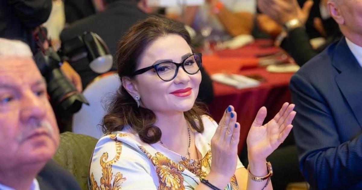Demisie și acuzații de corupție la nivel guvernamental Cristina Trăilă, secretar general adjunct al Guvernului și membră PNL, a anunțat miercuri demisia din funcție, invocând acuzațiile de corupție care îi sunt aduse și pe care le consideră „artificiale și deloc întâmplătoare”