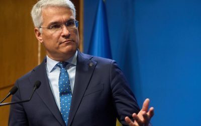 Pîslaru acuză PSD că a blocat reforma salarizării Negocierile pentru legea salarizării unitare au eșuat oficial, în ciuda eforturilor Guvernului și ale Administrației Prezidențiale, principalul vinovat fiind desemnat PSD