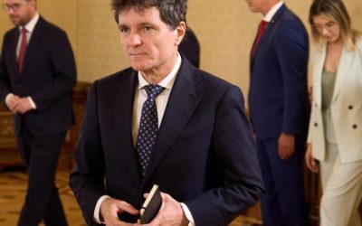 Măsuri urgente pentru stabilizarea prețurilor la carburanți și sprijin pe piața imobiliară Președintele Nicușor Dan a promulgat, recent, două legi importante menite să contracareze efectele negative ale tensiunilor geopolitice din Orientul Mijlociu și ale instabilității pieței petroliere internaționale