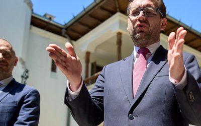 Primarul Timișoarei, DOMINIC FRITZ, a anunțat că i-a fost aplicată o sancțiune de reducere a salariului cu 10% pentru o perioverdă de șase luni