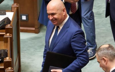 Premierul interimar ILIE BOLOJ AN a fost întrebat, joi după-amiază, dacă va publica declarația de avere a partenerei sale de viață, în contextul demersului similar al primarului general al Capitalei, Nicușor Dan