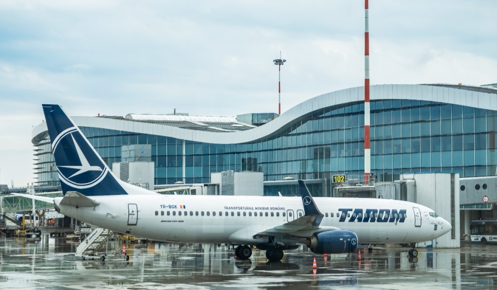 Radu Miruță susține salvarea TAROM și anunță destituirea fostului director Ministrul interimar al Transporturilor, Radu Miruță, a declarat marți că TAROM, compania națională de transport aerian, trebuie sprijinită pentru a reveni pe linia de plutire, subliniind responsabilitatea statului român, ca acționar principal, de a identifica soluții viabile