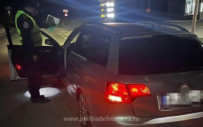 Român oprit la Calafat cu numere de înmatriculare suspecte pe mașină Un cetățean român în vârstă de 33 de ani a fost oprit de polițiștii de frontieră la Calafat în timp ce încerca să intre în România
