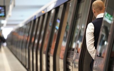 Metrorex nu mai poate concesiona spații comerciale în stațiile de metrou