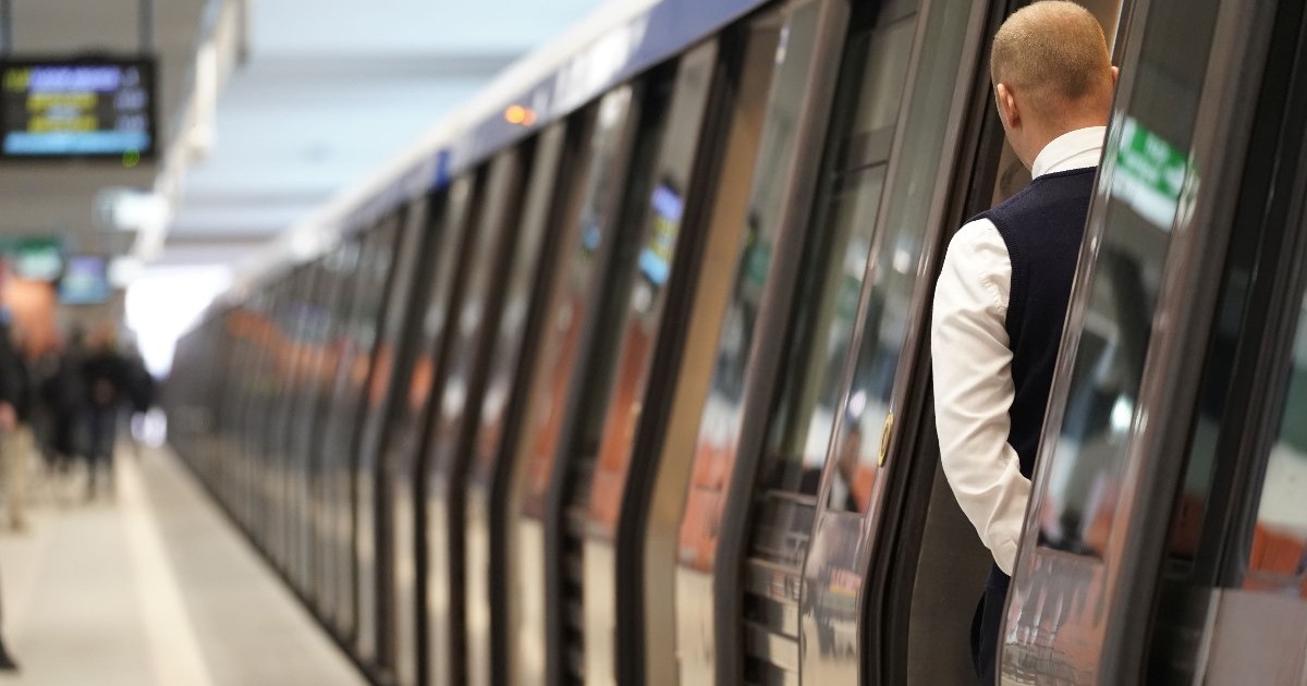 Metrorex nu mai poate concesiona spații comerciale în stațiile de metrou