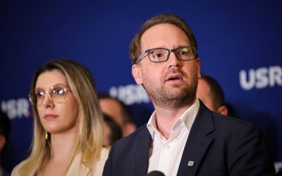 Dominic Fritz va fi angajat de USR după pierderea mandatului de primar Dominic Fritz, primarul Timișoarei, a declarat că, în cazul în care își va pierde mandatul, cel mai probabil va fi angajat de USR și va primi de la partid un salariu echivalent celui pe care îl încasează în funcția publică
