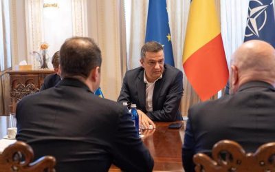 PSD acuză „mascarada Guvernului Mureșan” Partidul Social Democrat (PSD) a reacționat vehement la informațiile privind formarea unui nou guvern, condus de Siegfried Mureșan, catalogând situația drept o „mascaradă” și o „încleștare pe funcții” între „trei partide mici, rupte complet de realitate”