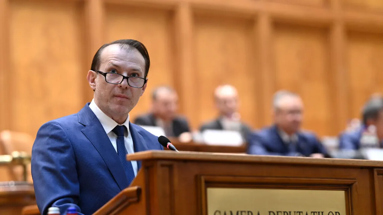 Datoria publică a României riscă să depășească 100% din PIB în 15 ani Datoria publică a României este pe un trend ascendent alarmant și ar putea depăși pragul psihologic de 100% din Produsul Intern Brut în următorii 15 ani, avertizează fostul premier Florin Cîțu