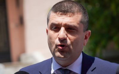 Dinel Miruță continuă atacurile la PSD, punând în pericol negocierile pentru Guvern Demitul ministru al Apărării, Dinel Miruță, pare să se concentreze pe campania electorală și pe atacurile la adresa Partidului Social Democrat, în ciuda eforturilor de formare a unui nou guvern
