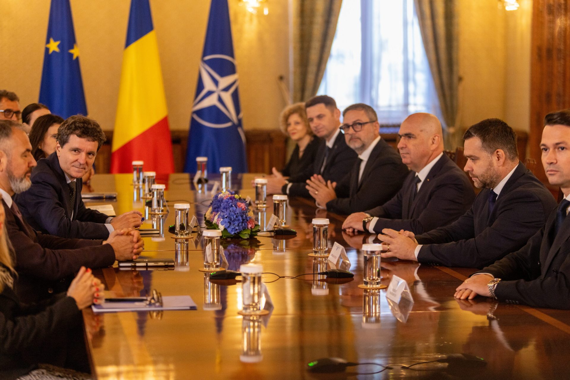 PNL a transmis președintelui ROMÂNIEI, Klaus Iohannis, o serie de condiționalități stringente pentru a sprijini formarea unui nou guvern, ieșind de la consultările de la Palatul Cotroceni cu o listă clară de cerințe