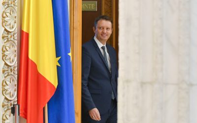Premierul desemnat Siegfried Mureșan își prezintă viziunea înaintea votului de învestitură Premierul desemnat Siegfried Mureșan a transmis un mesaj ferm miercuri dimineață, înaintea votului de învestitură a Guvernului în Parlament
