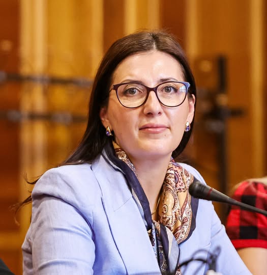 Acțiuni cu vot multiplu: Berescu propune modelul UiPath pentru România
